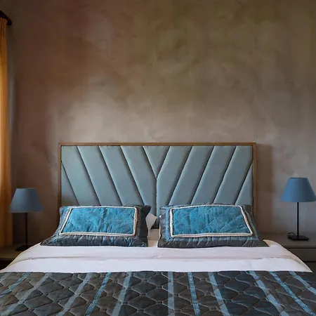Aparthotel Heos