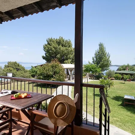 Heos Aparthotel