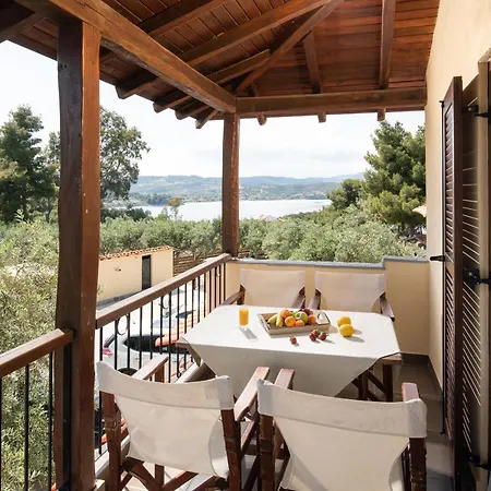 Heos אורמוס פנגיאס