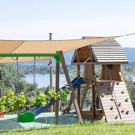 מלון דירות Heos 3*