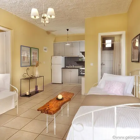 Heos מלון דירות אורמוס פנגיאס