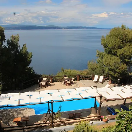 Heos Aparthotel