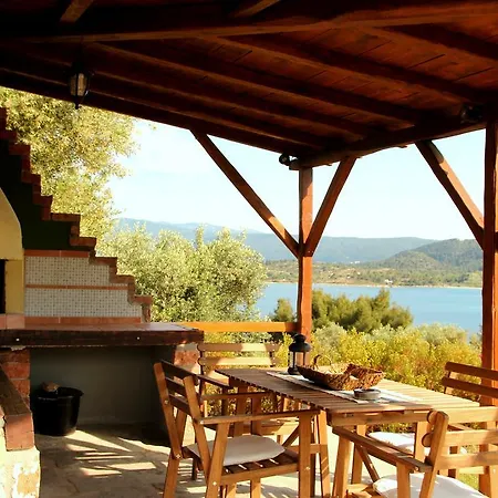 Heos מלון דירות אורמוס פנגיאס