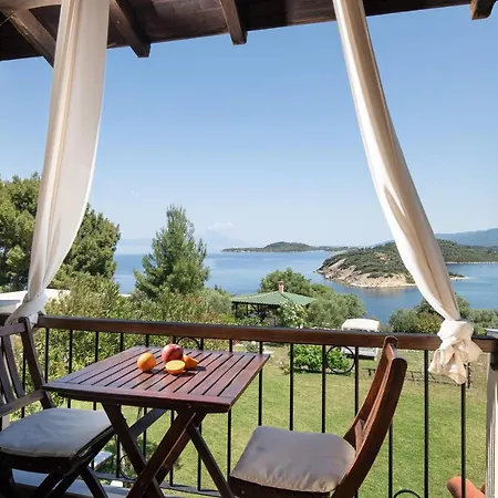 Aparthotel Heos *