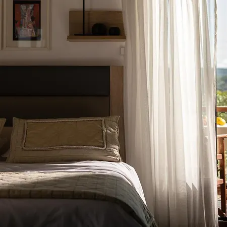 Heos Aparthotel
